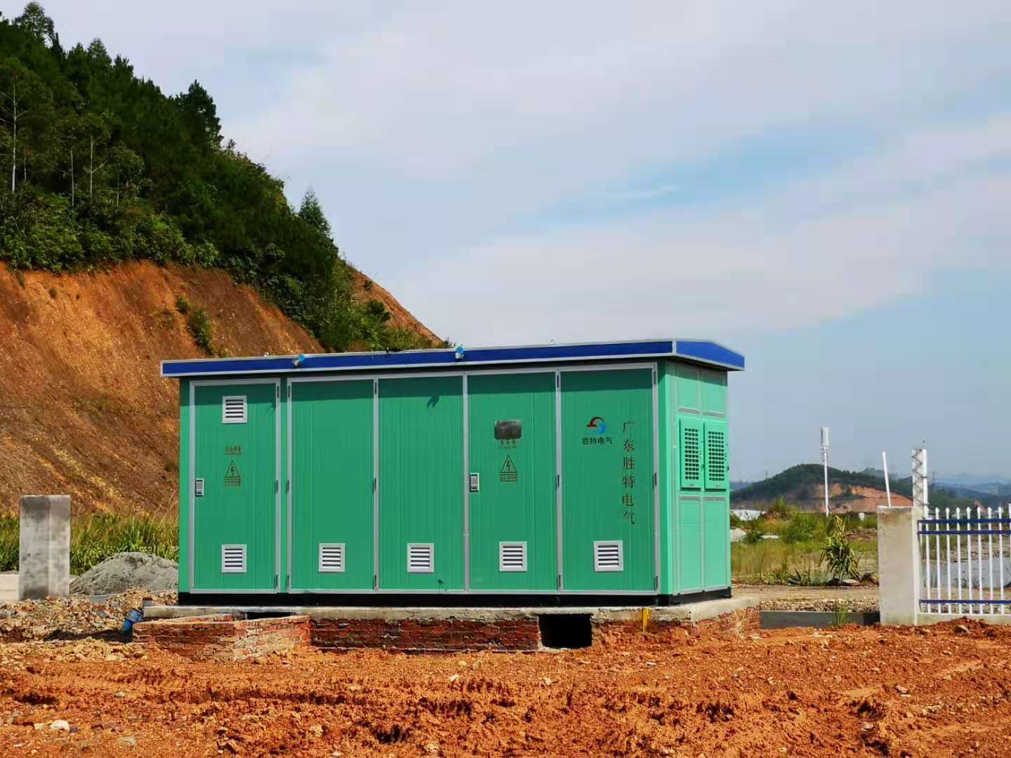Installazione di trasformatori a scatola in stile europeo nella comunità di Guangxi (7)
